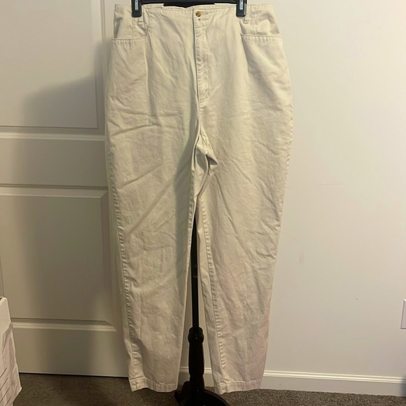 EDDIE BAUER Slim Fit Khaki Pants Size 18 - Picture 1 of 3